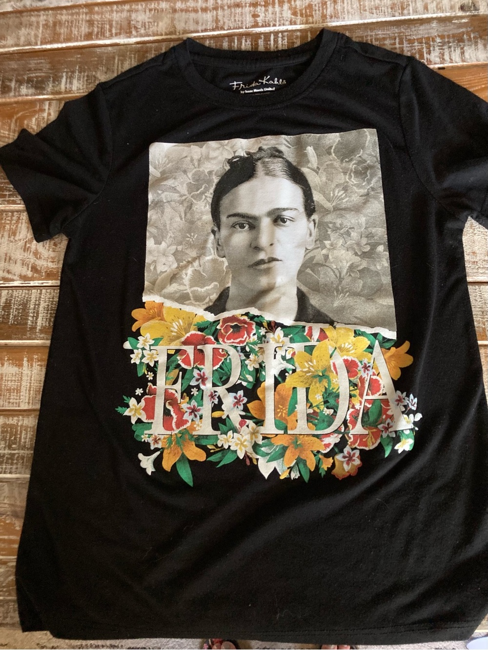 Frida Kahlo Black Graphic Tee - Frida Portrait Floral Short Sleeve